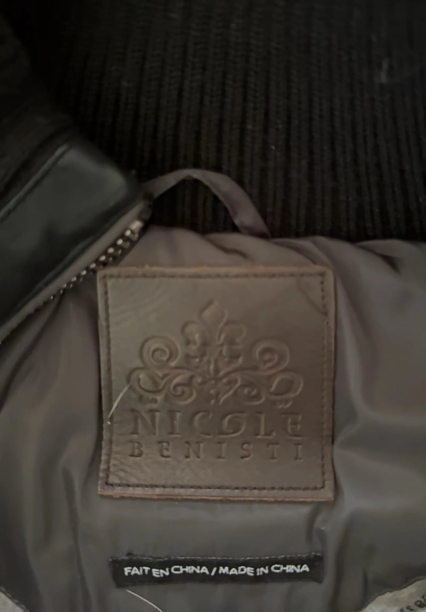 Nicole Benisti-skinndunjacka NWOT