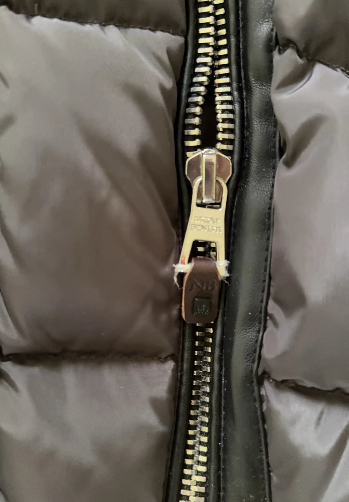 Nicole Benisti-skinndunjacka NWOT