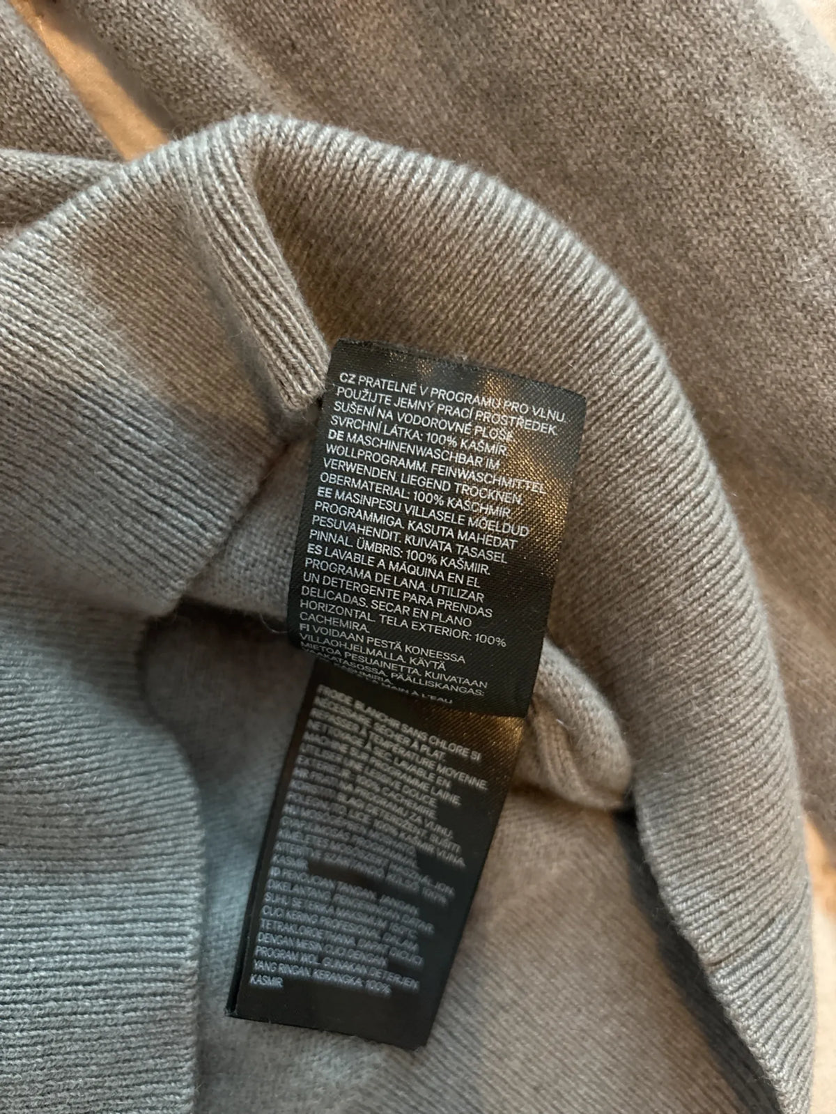 H&M Premium Sweater