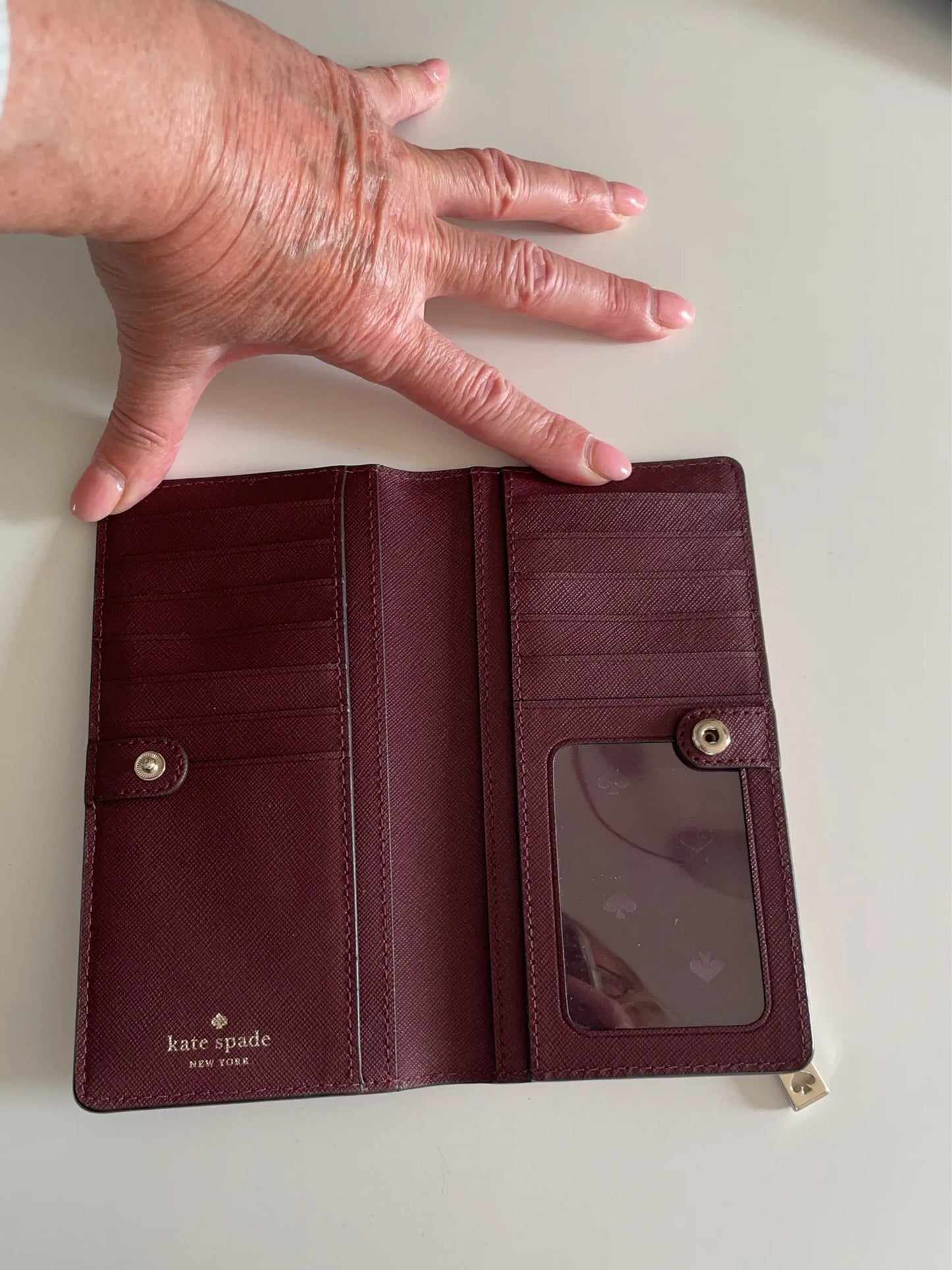 Kate Spade Vet Ej Wallet