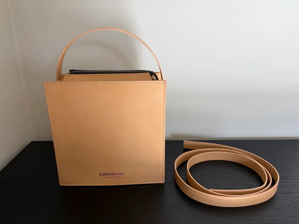 Labienhecha-skinnaxelremsväska NWOT