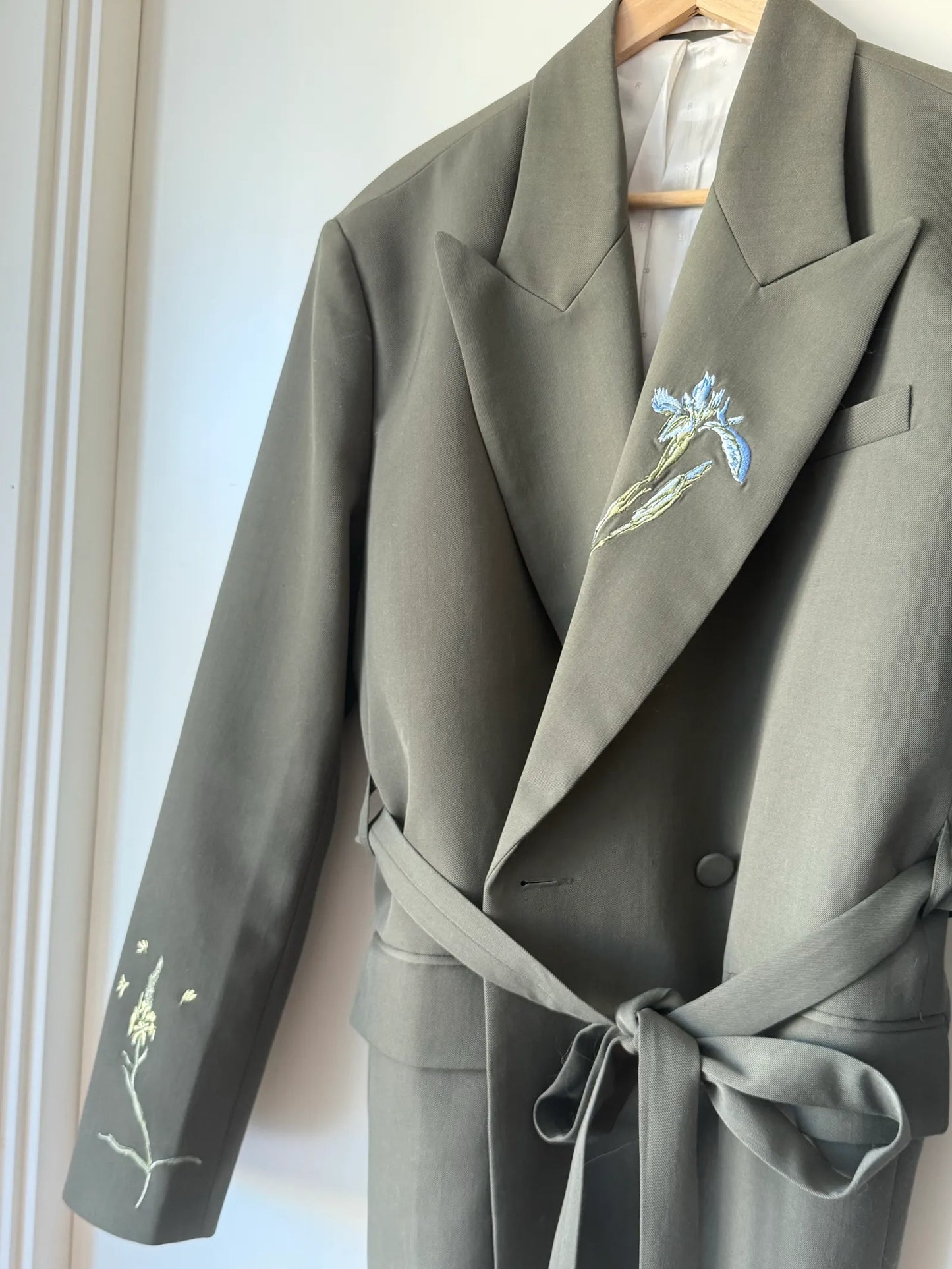 Rodebjer Stand Embroidery - Dark Moss Blazer