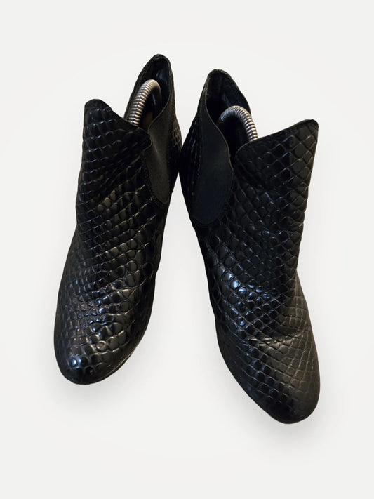 Stine Goya Moon Boots