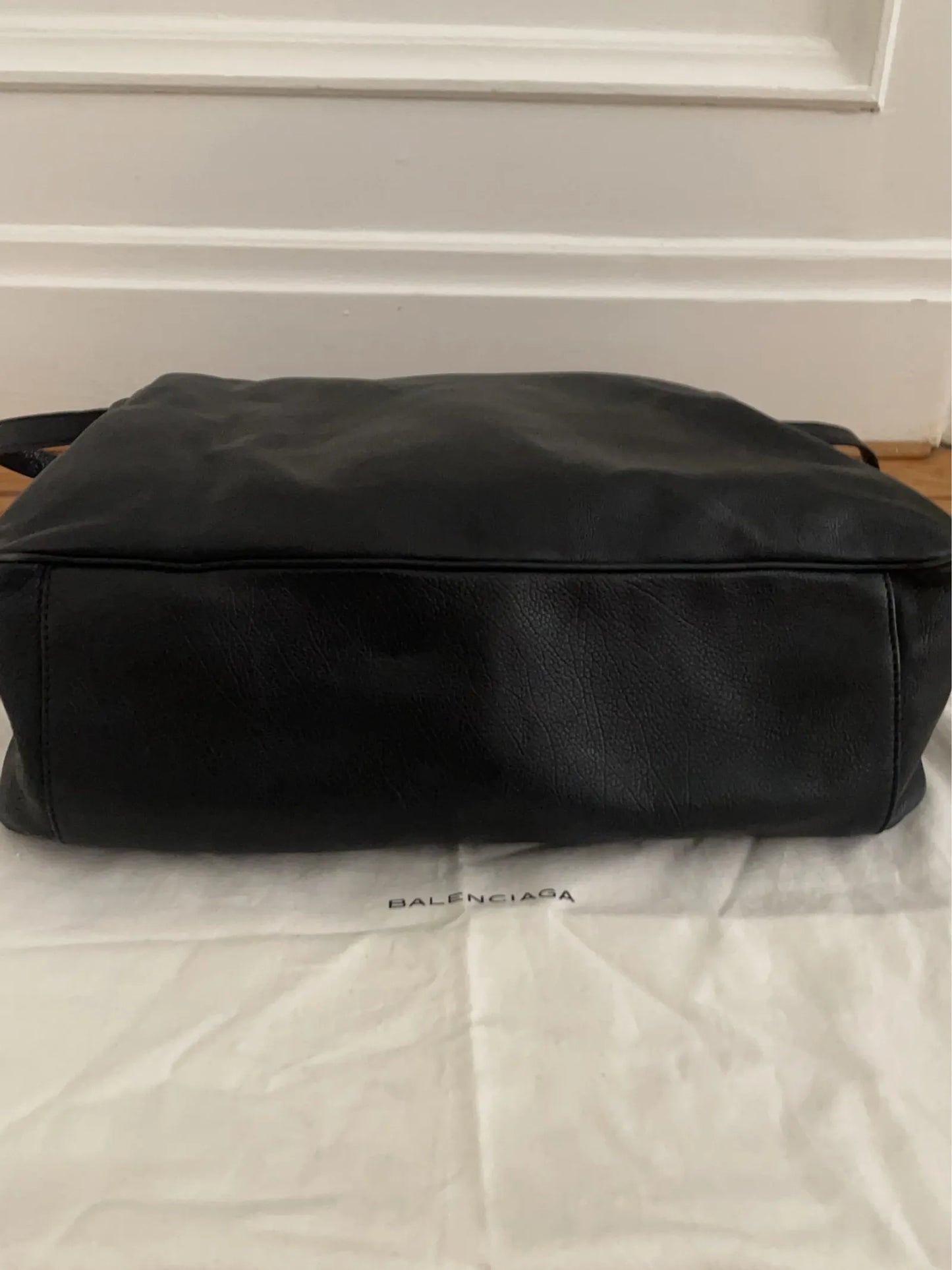 Balenciaga-skinndatorväska