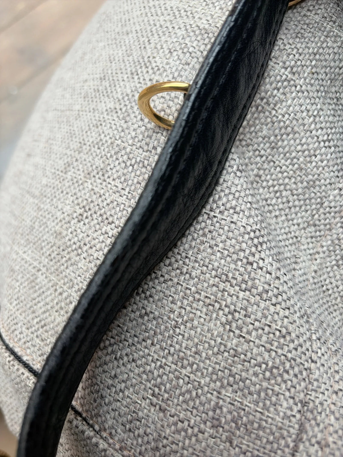 Burberry Malika Hobo-skinnaxelremsväska