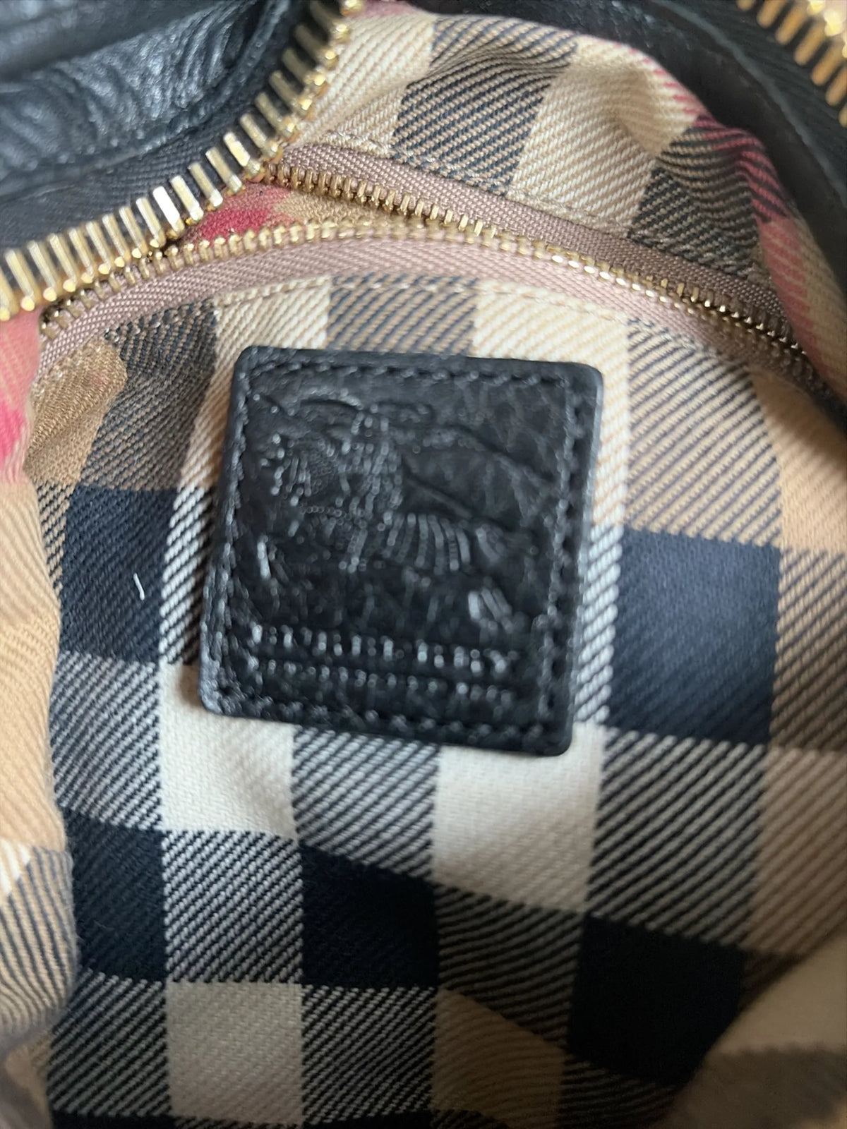 Burberry Malika Hobo-skinnaxelremsväska