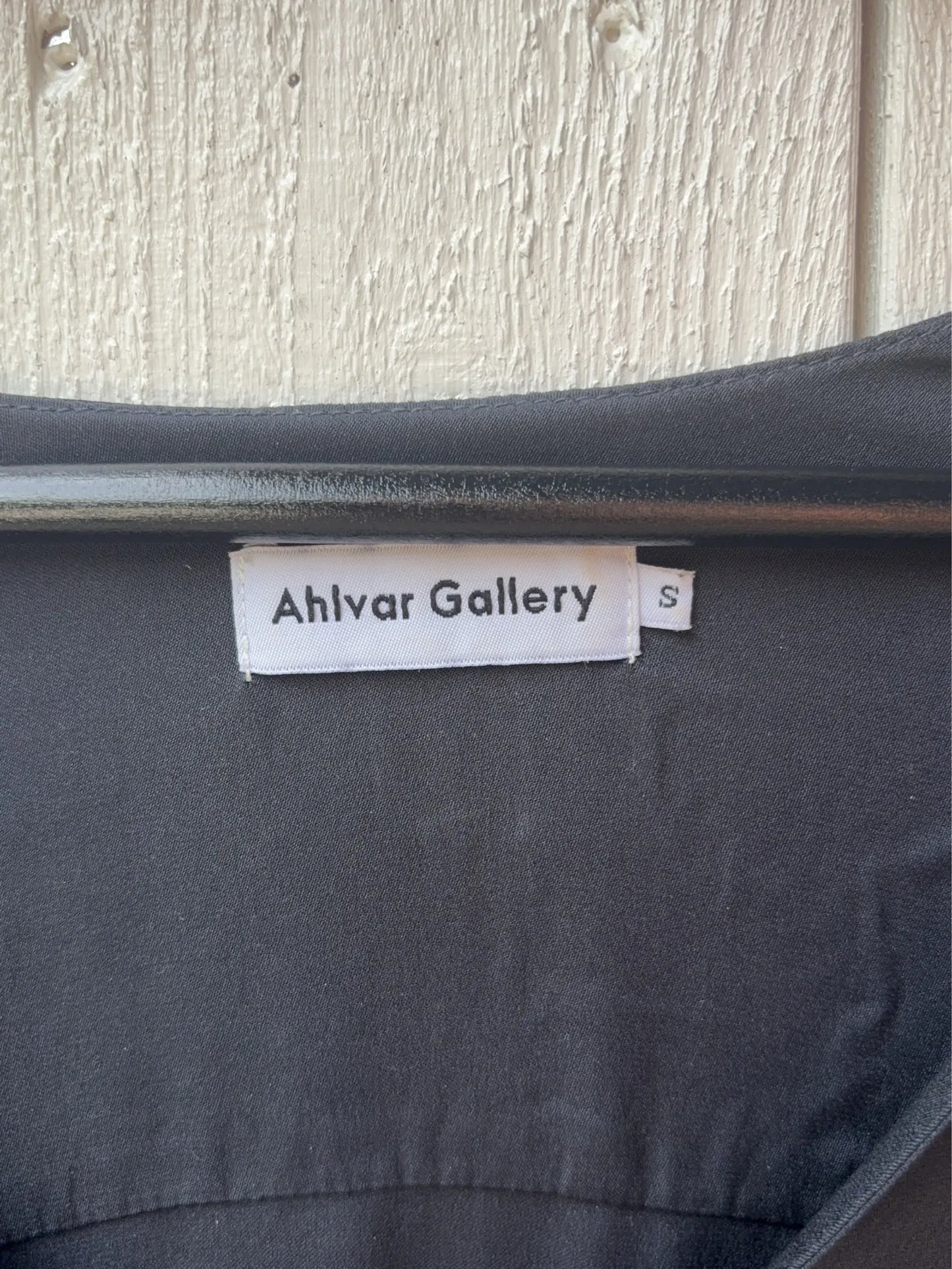 Ahlvar Gallery-sidenblus