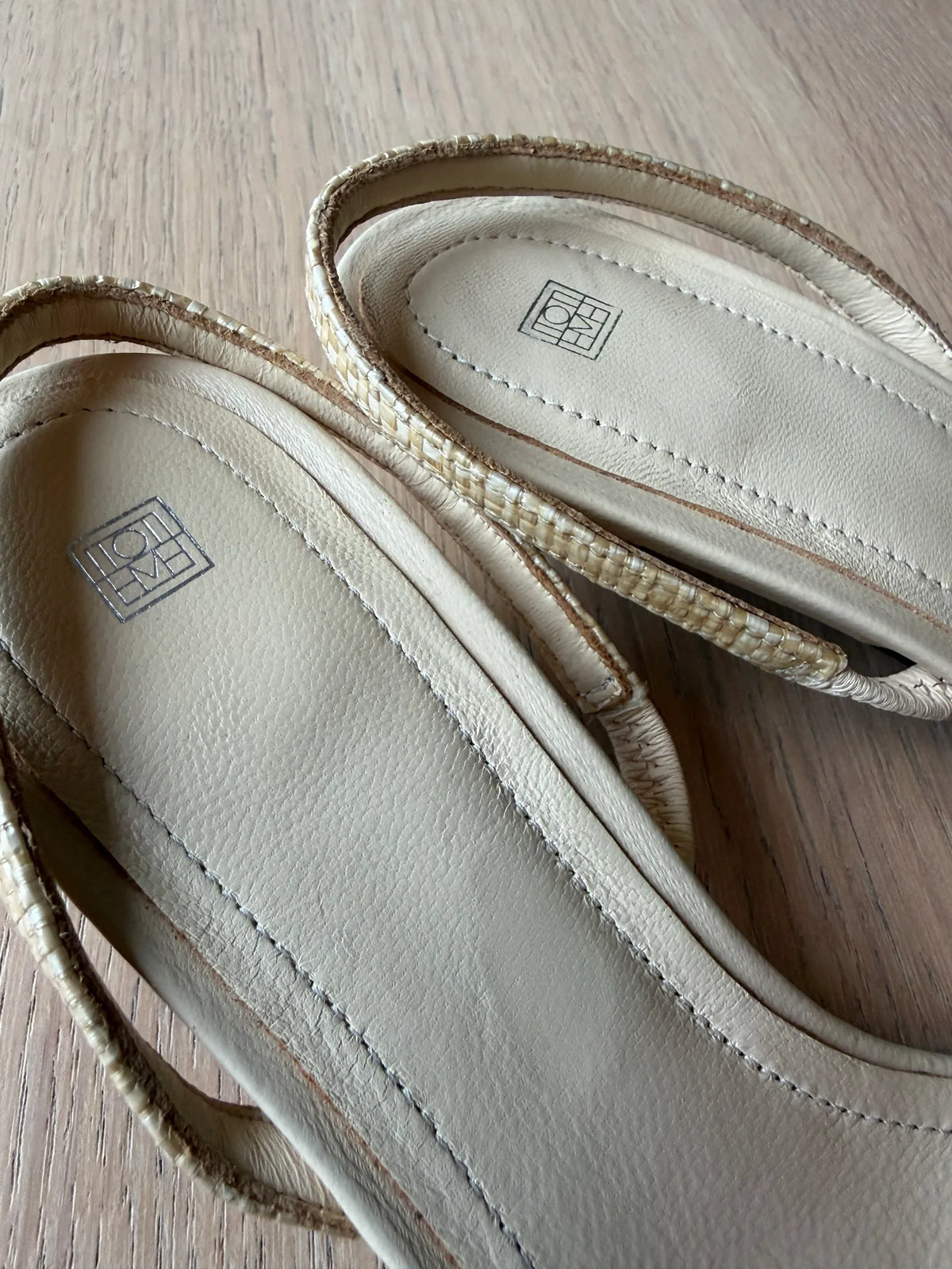 Toteme Raffia Slingbacks-klackar NWOT