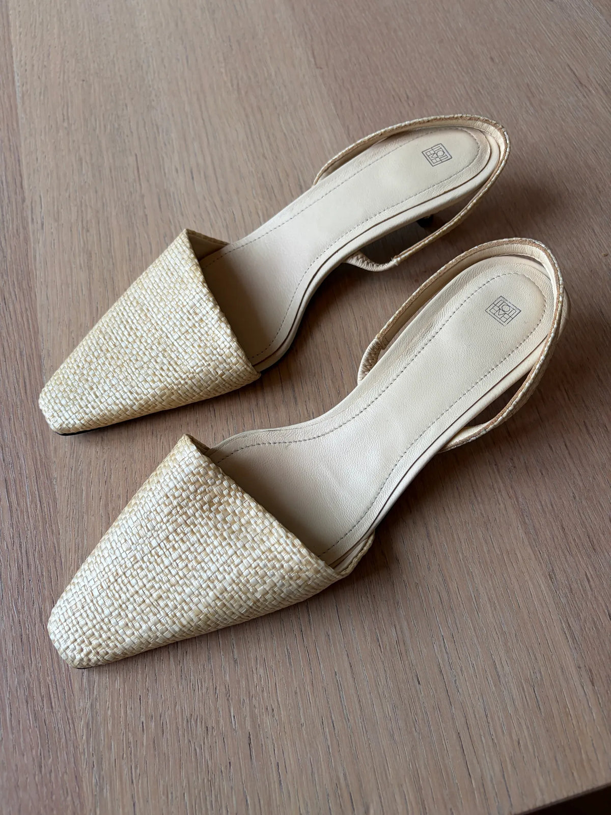 Toteme Raffia Slingbacks-klackar NWOT