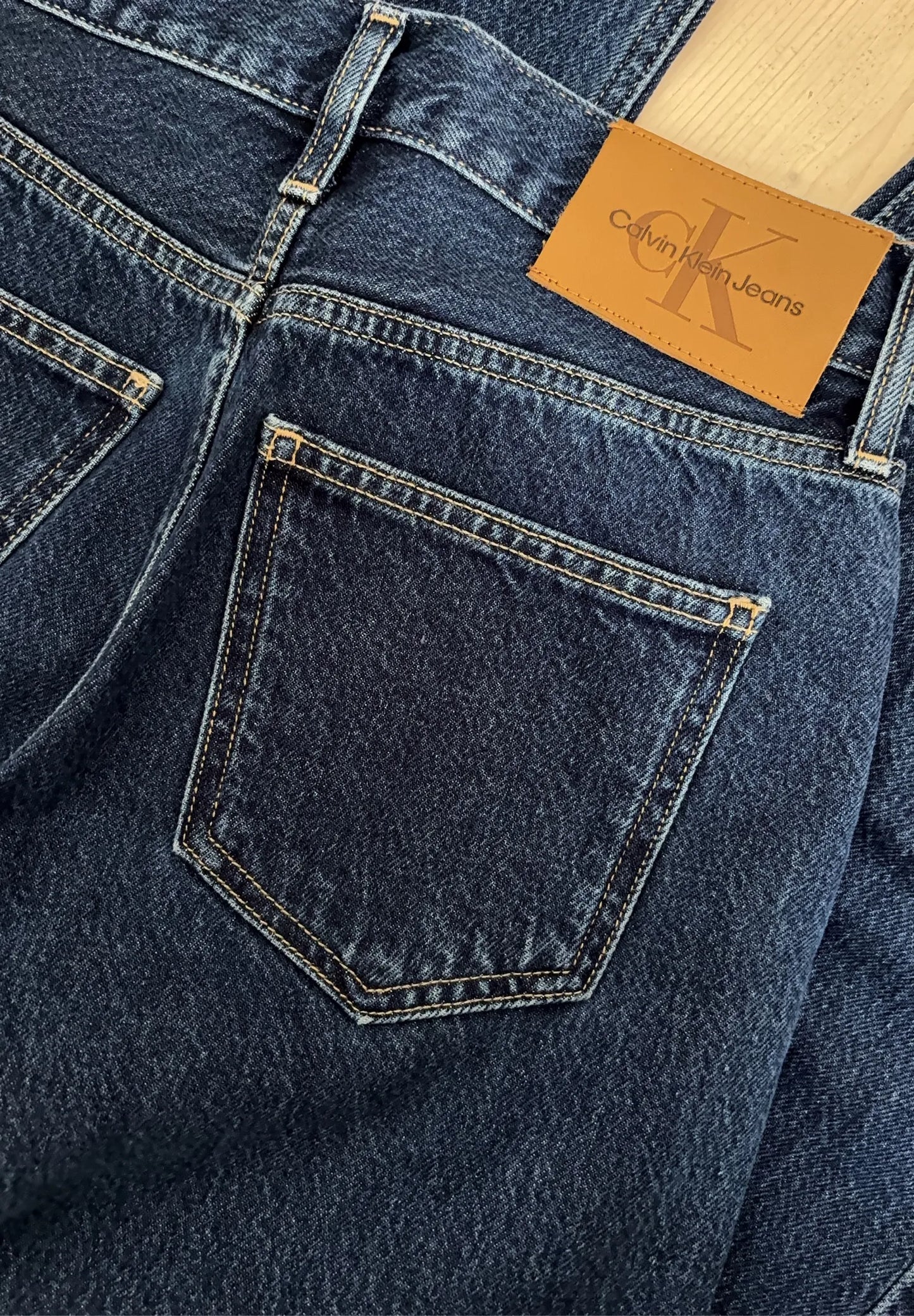 Calvin Klein Barrel Fit-jeans NWOT
