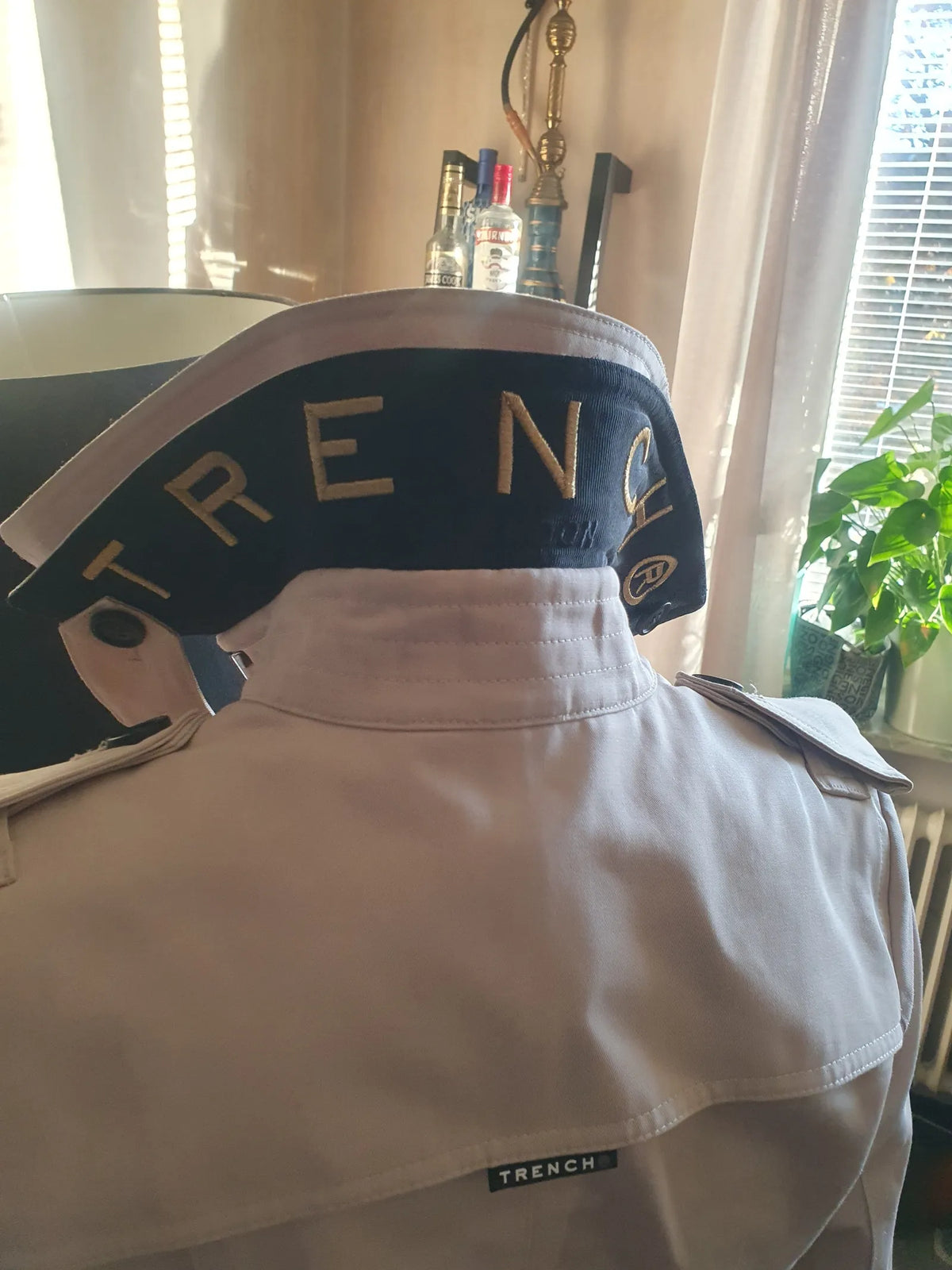 Trench London-trenchcoat NWOT