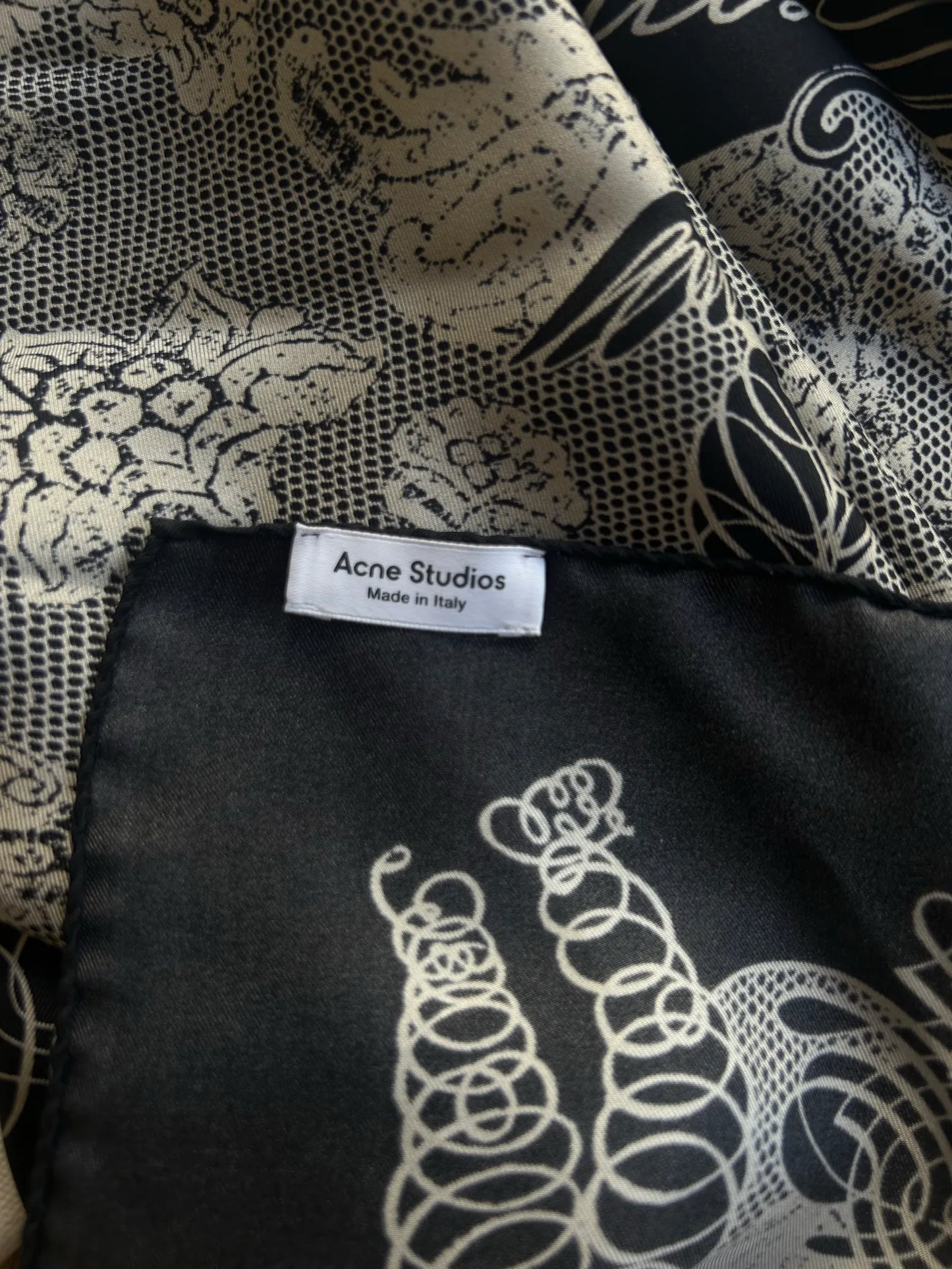 Acne Studios Paisley Silk-sidensjal