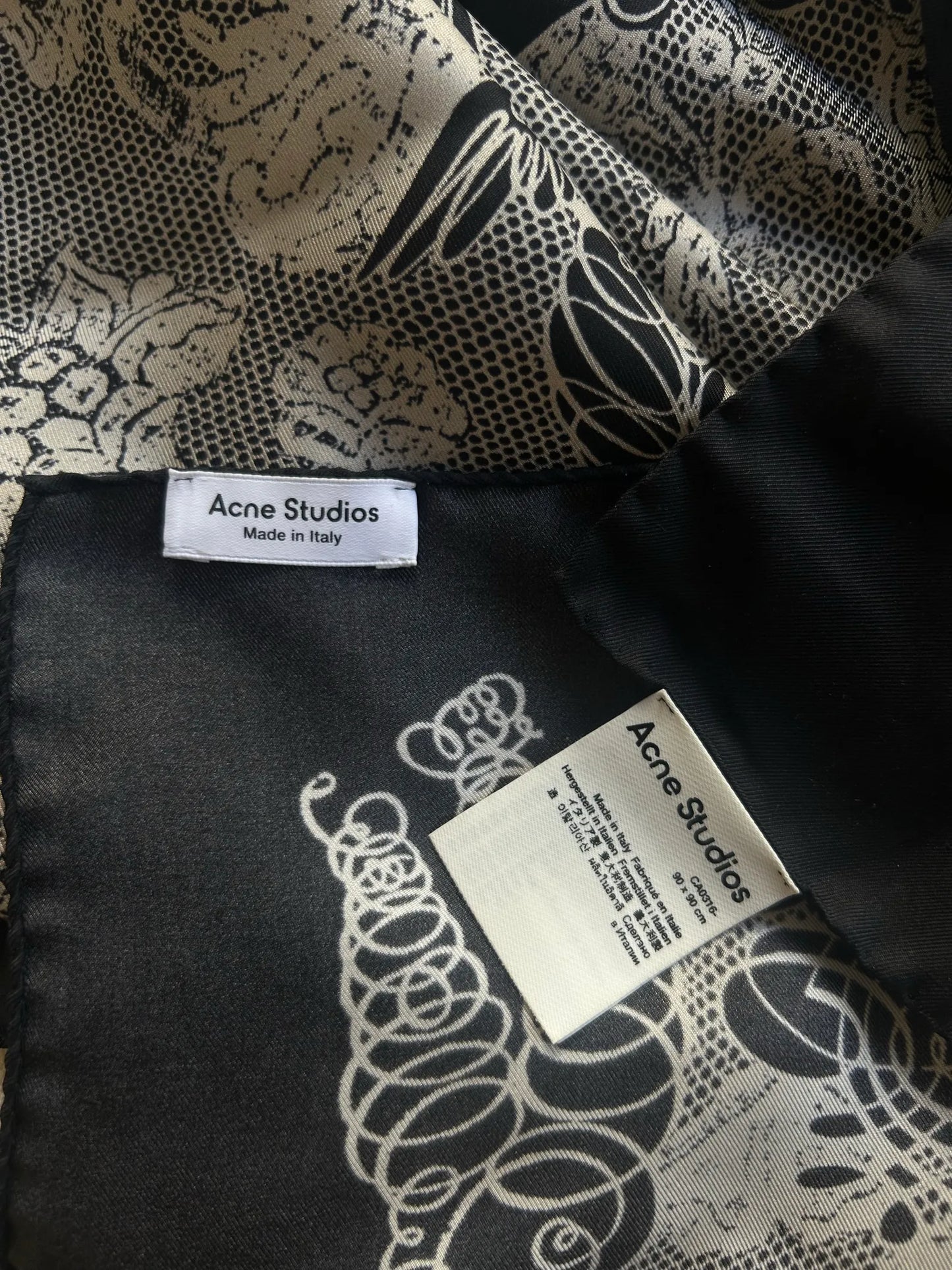 Acne Studios Paisley Silk-sidensjal
