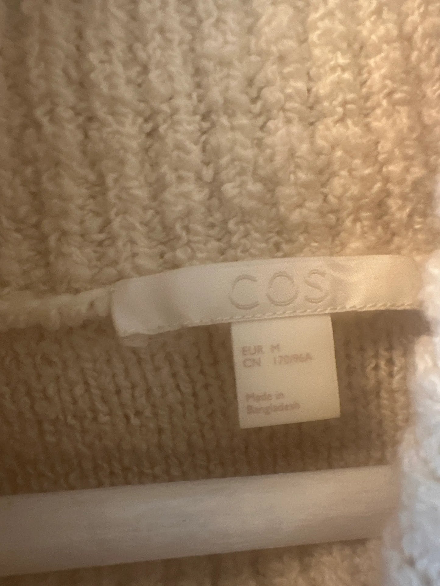 Cos-ullväst