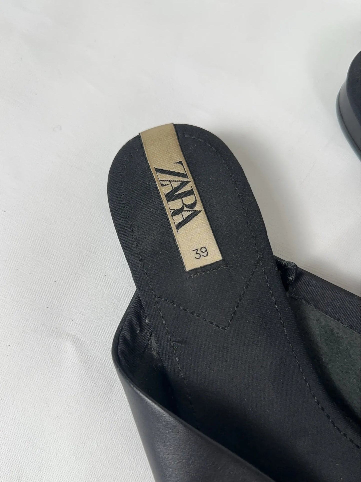 Zara-skinnsandaler