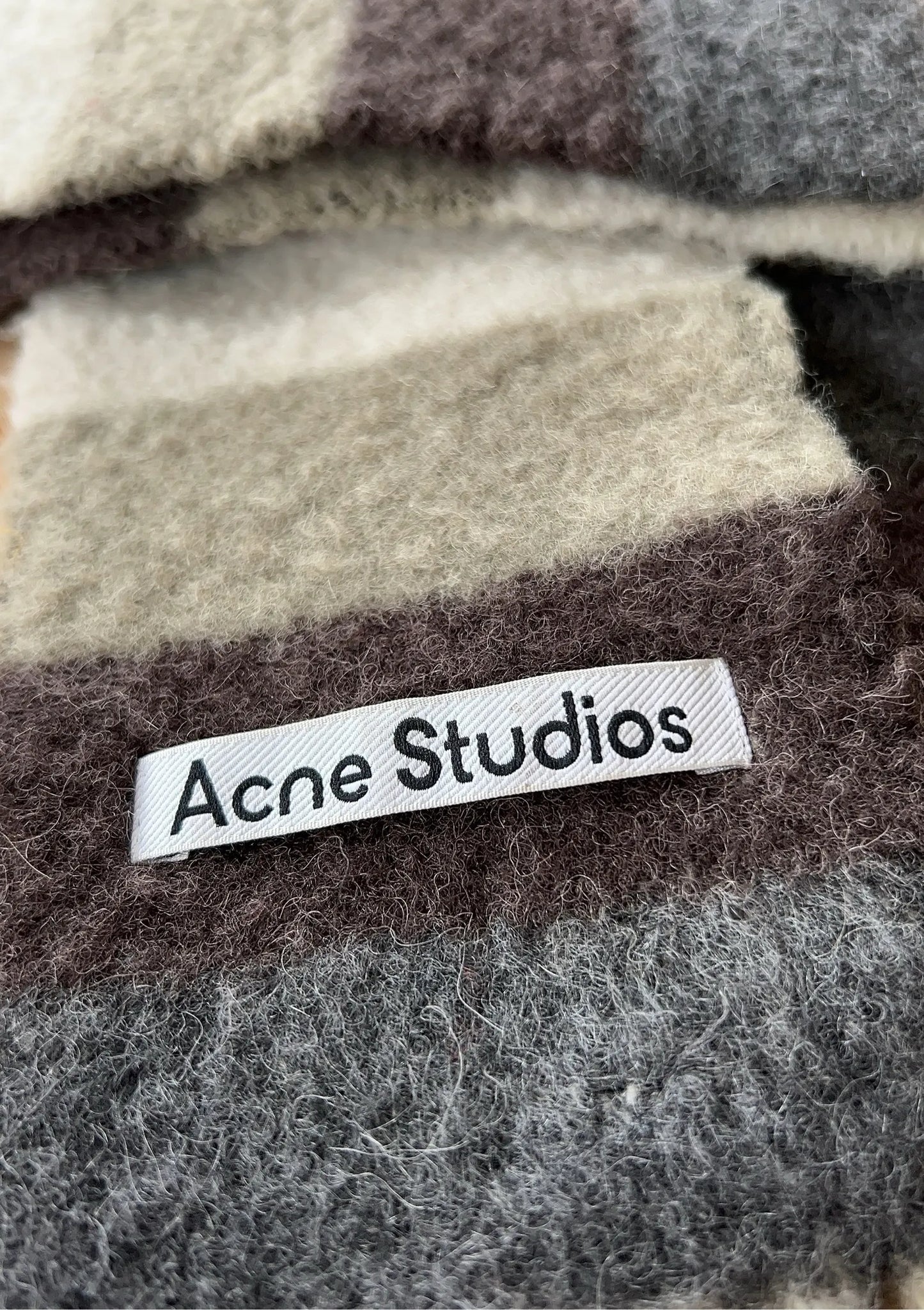 Acne Studios-ullhalsduk