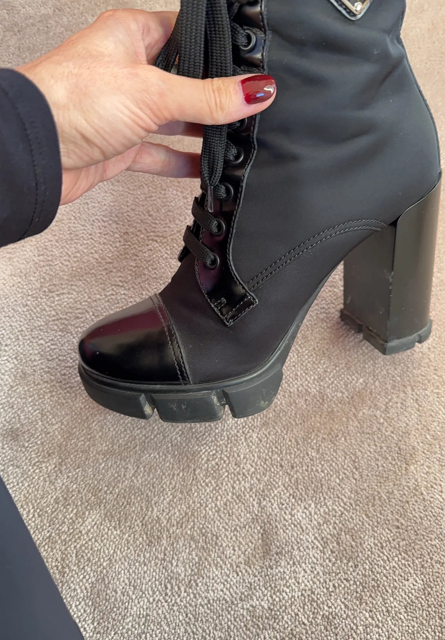 Prada Leather-trimmed Lace-up-kängor