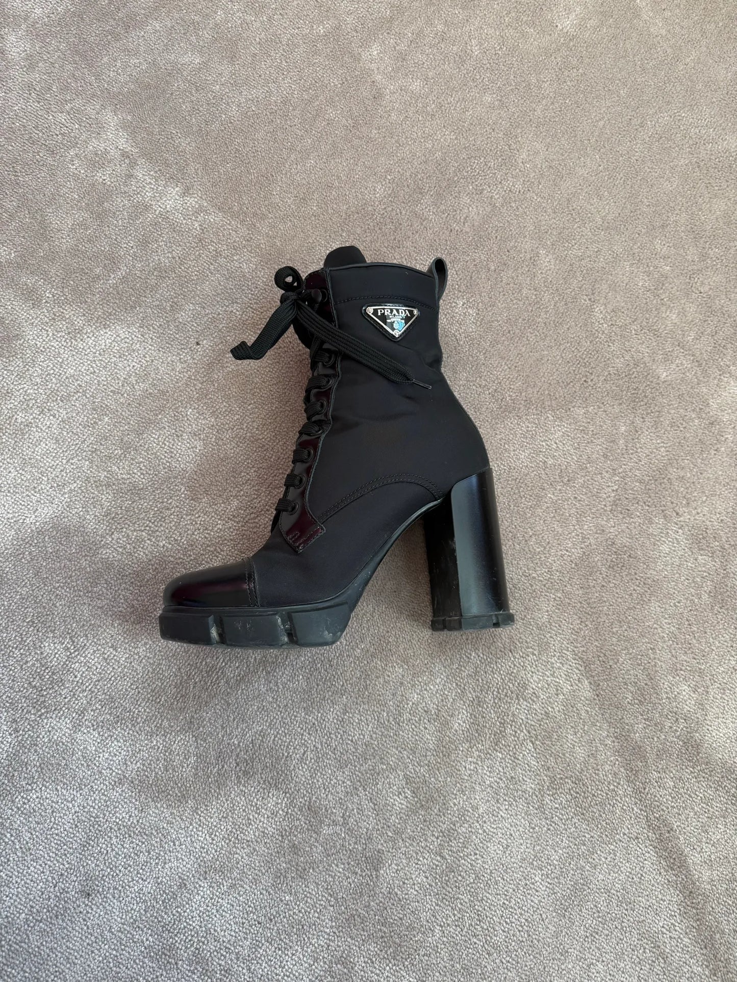 Prada Leather-trimmed Lace-up-kängor