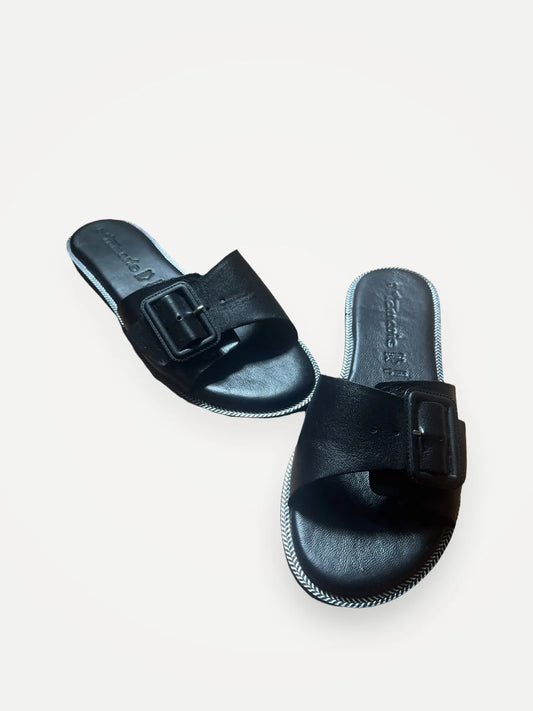 Tamaris-skinnsandaler NWOT