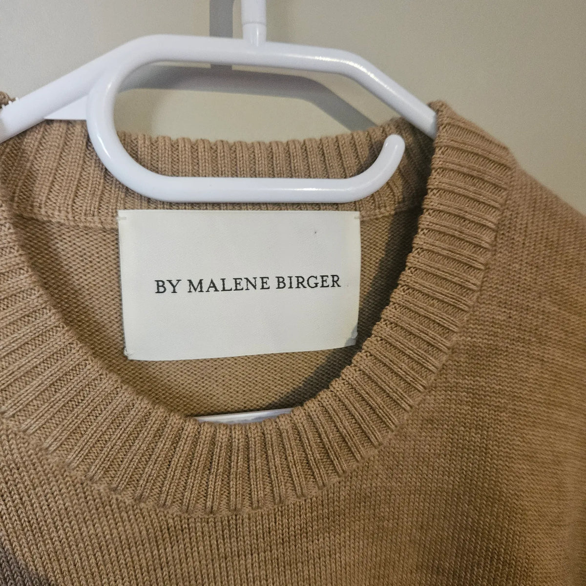 By Malene Birger Leon-ulltröja