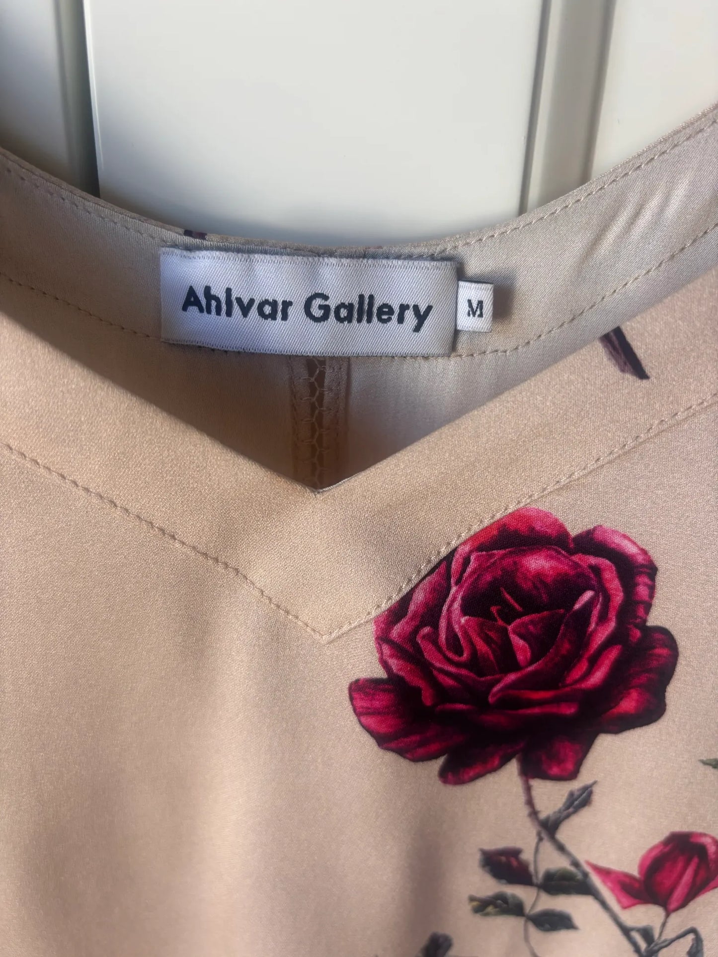 Ahlvar Gallery-sidentopp NWOT