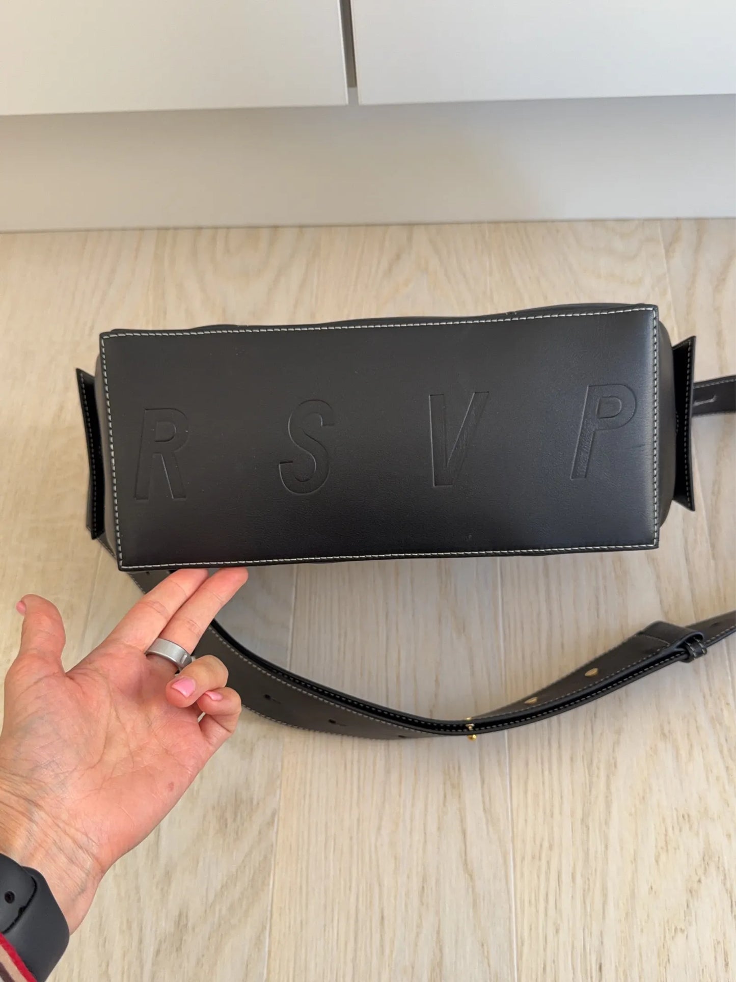RSVP Paris Batman-skinnaxelremsväska