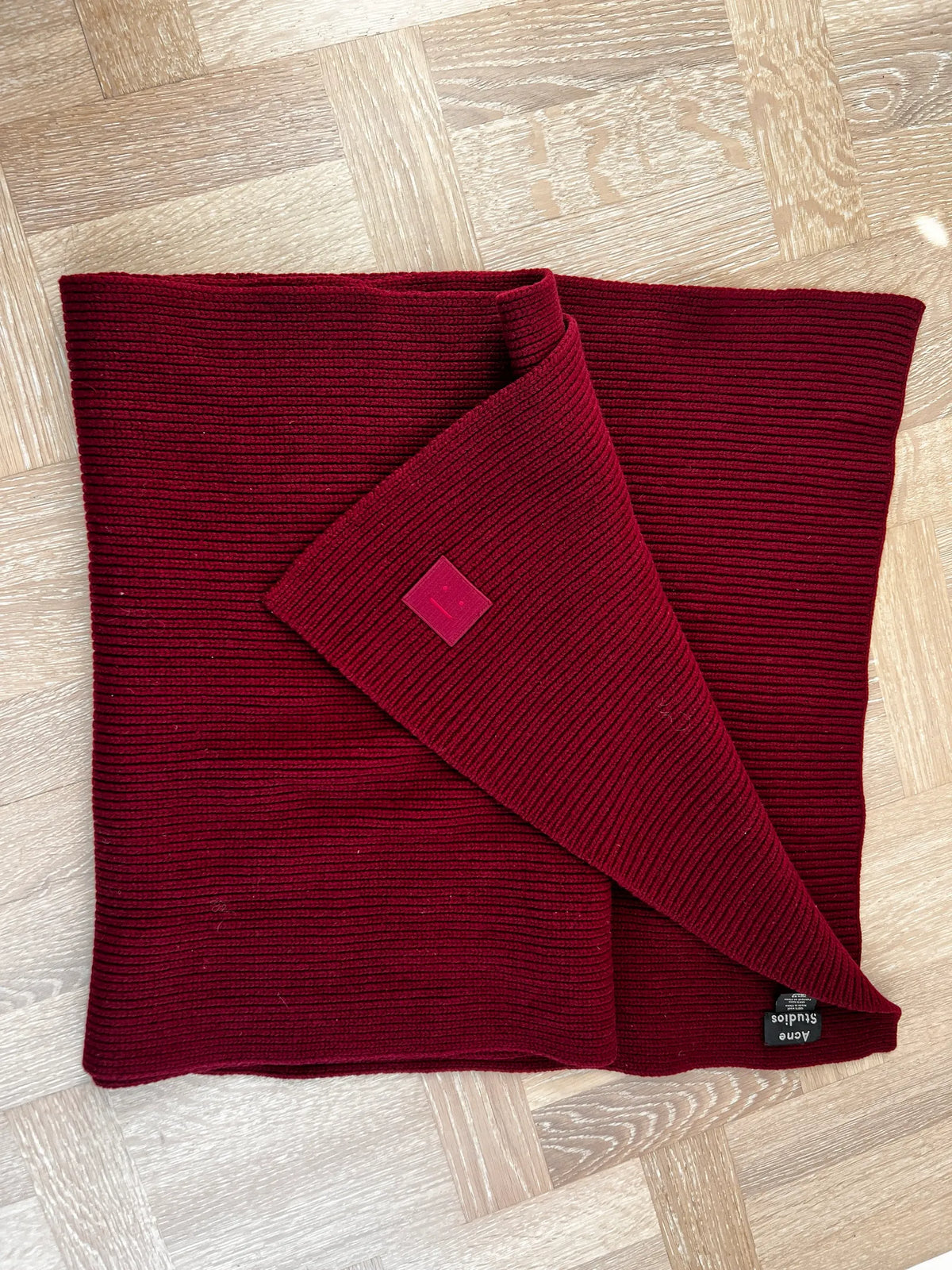 Acne Studios-ullhalsduk NWOT