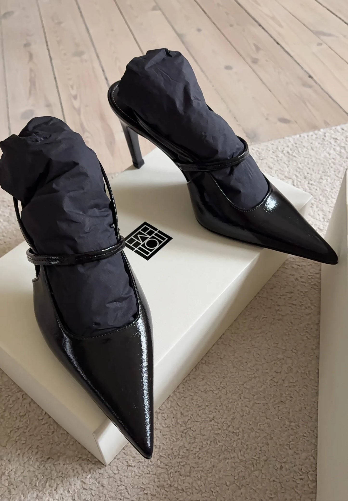 Toteme Naplack Stilettos Slingbacks Svarta Heels