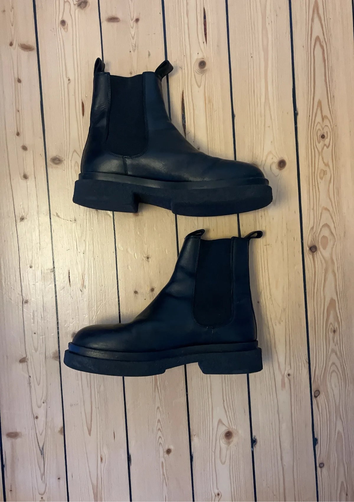 Arket-skinnboots