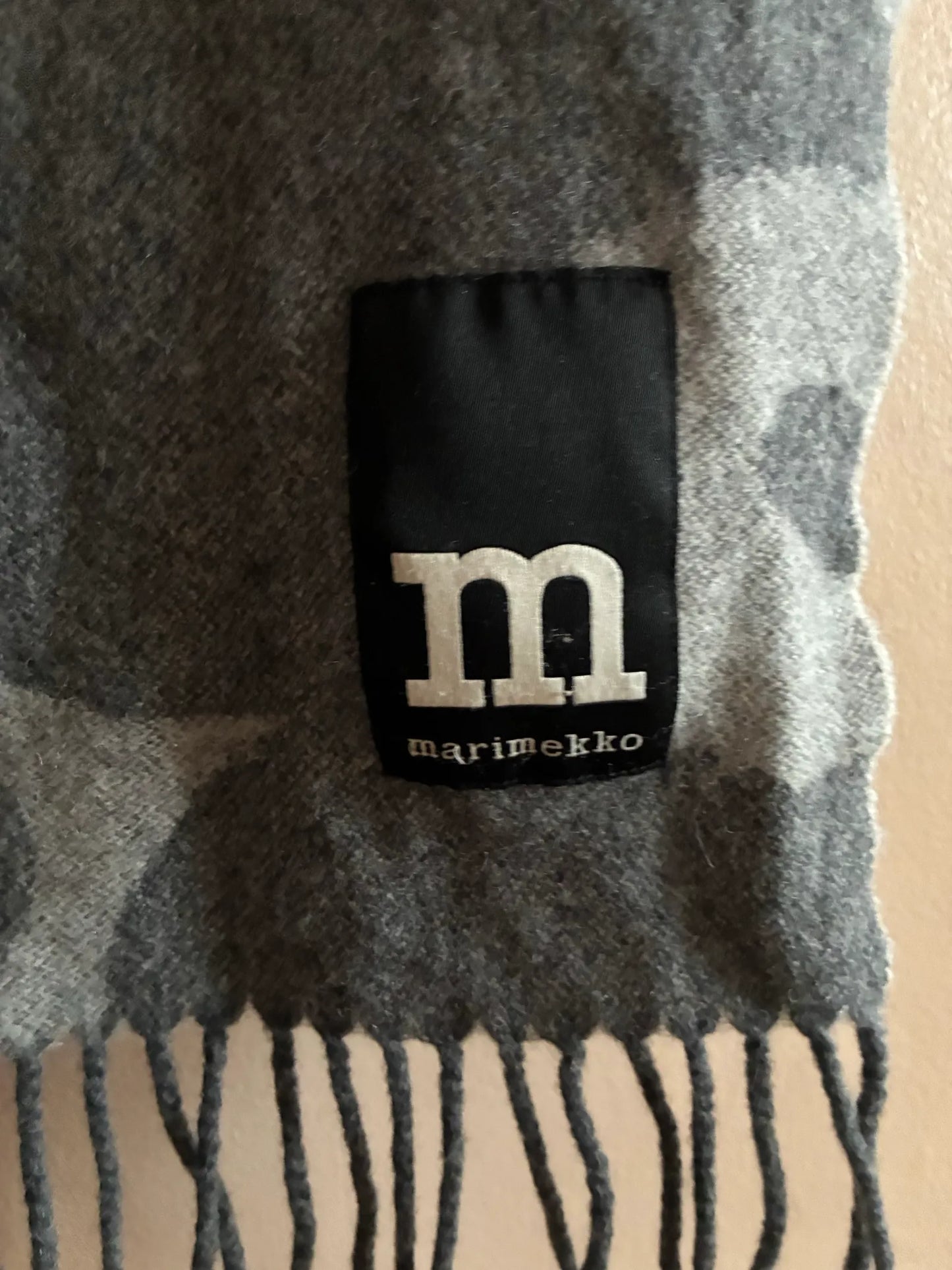 Marimekko-ullhalsduk