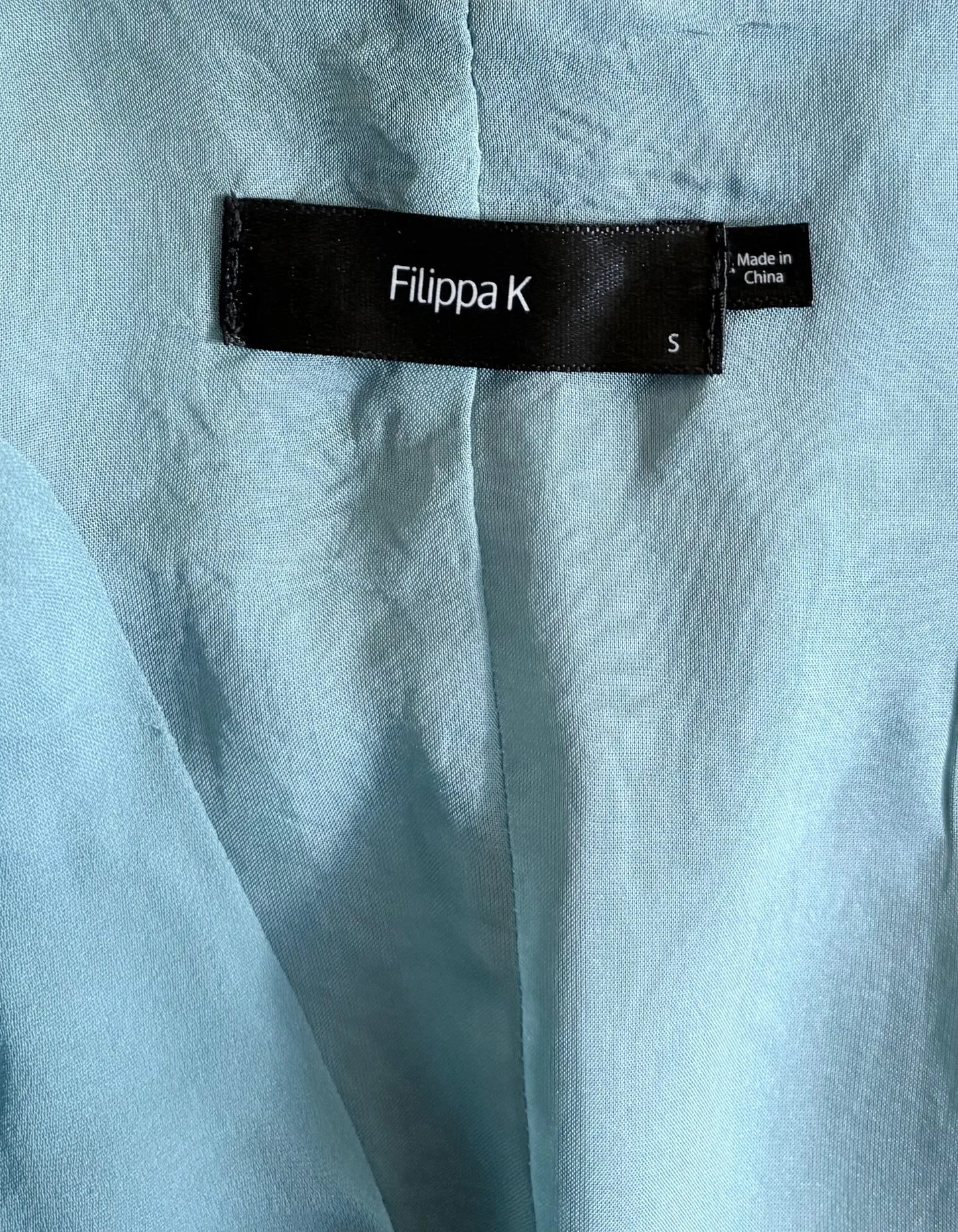 Filippa K-sidenklänning
