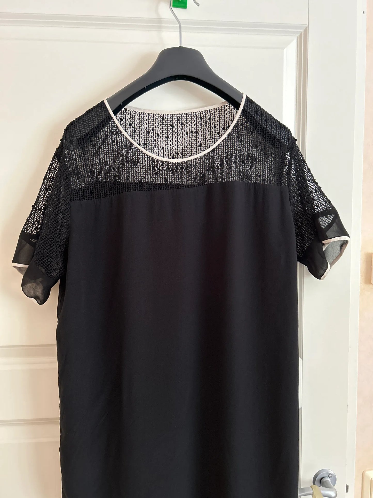 By Malene Birger-sidenklänning