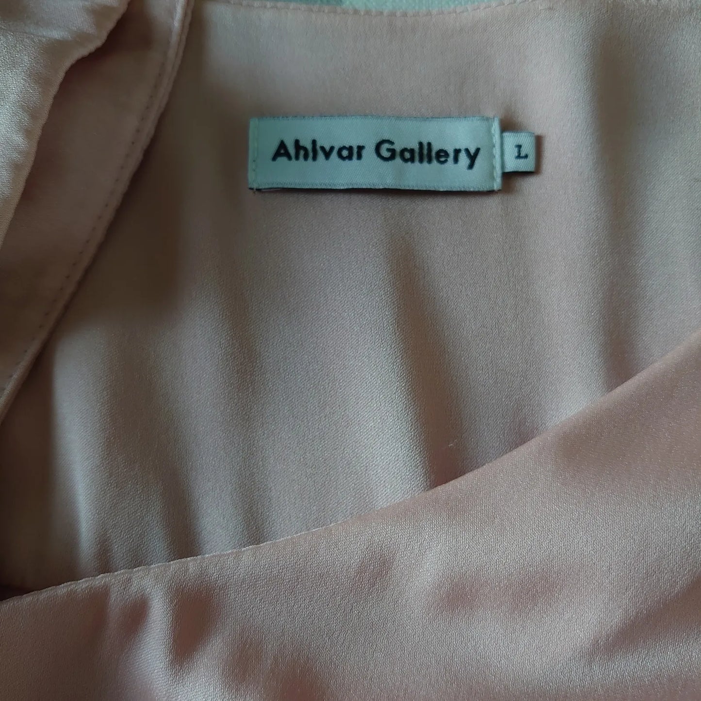 Ahlvar Gallery Emiko-sidenblus