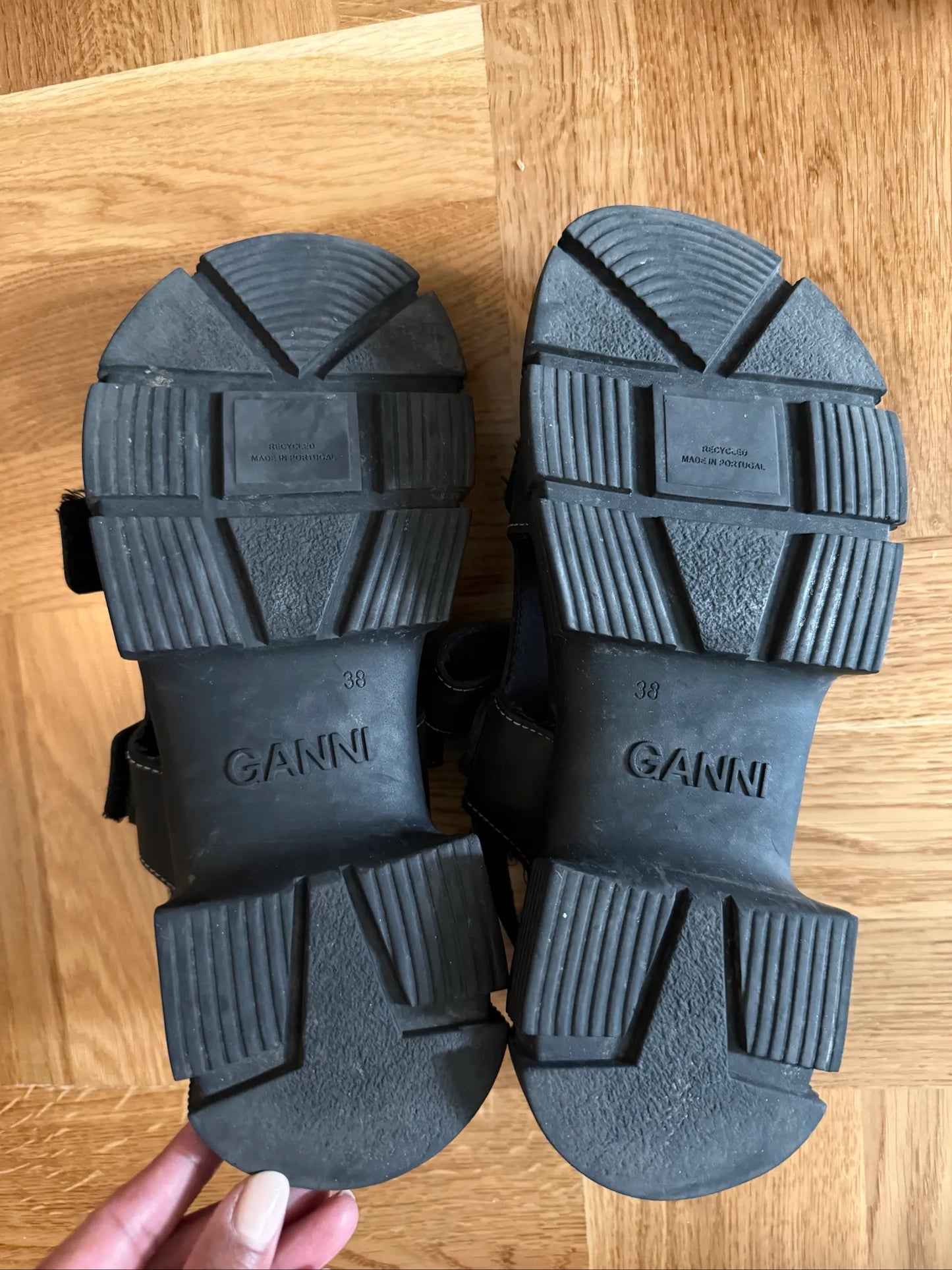 Ganni-sandaler