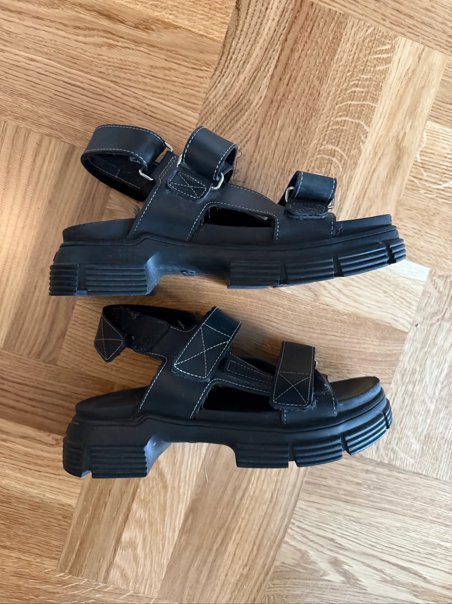 Ganni-sandaler