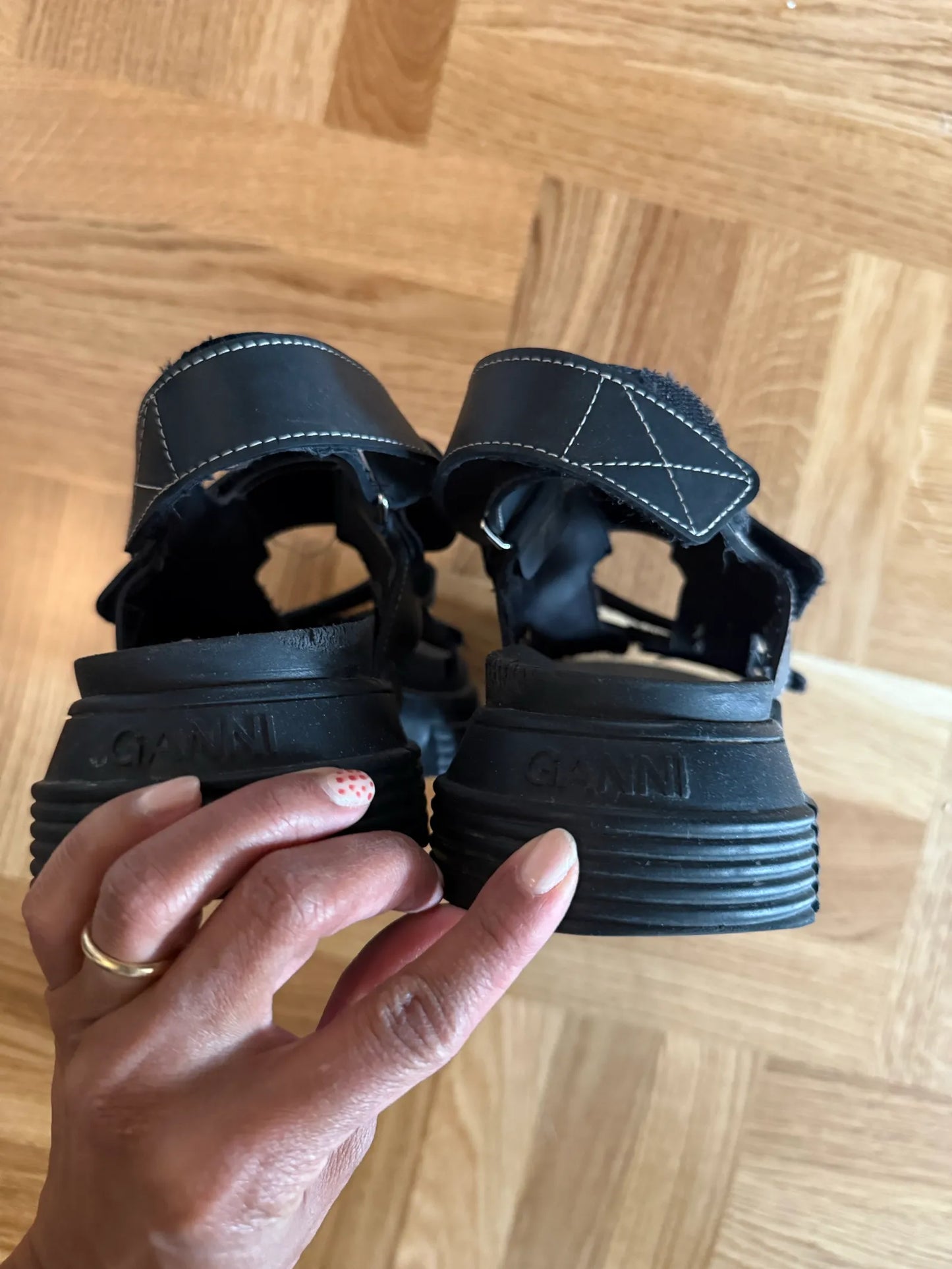 Ganni-sandaler