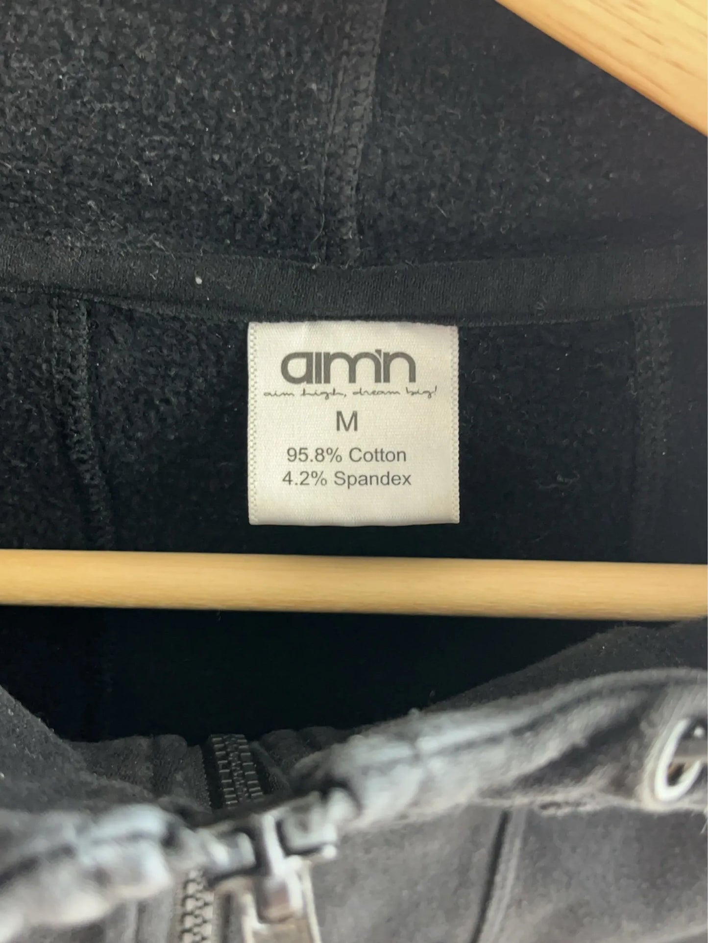 Aim’n-hoodie