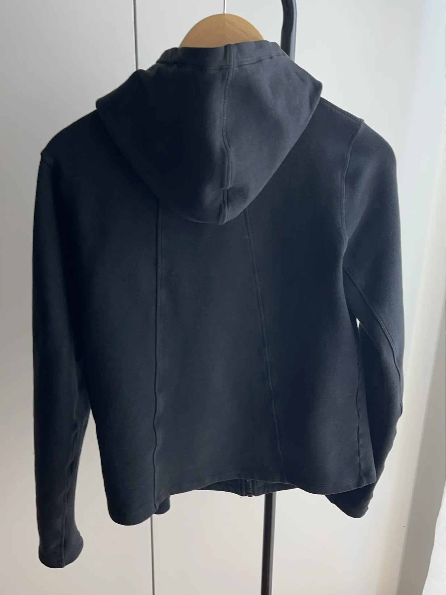 Aim’n-hoodie