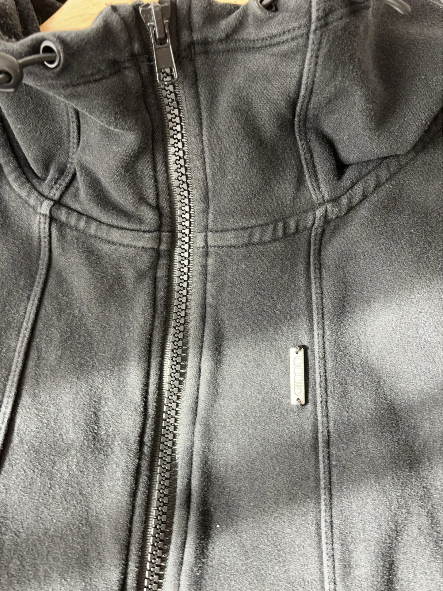 Aim’n-hoodie