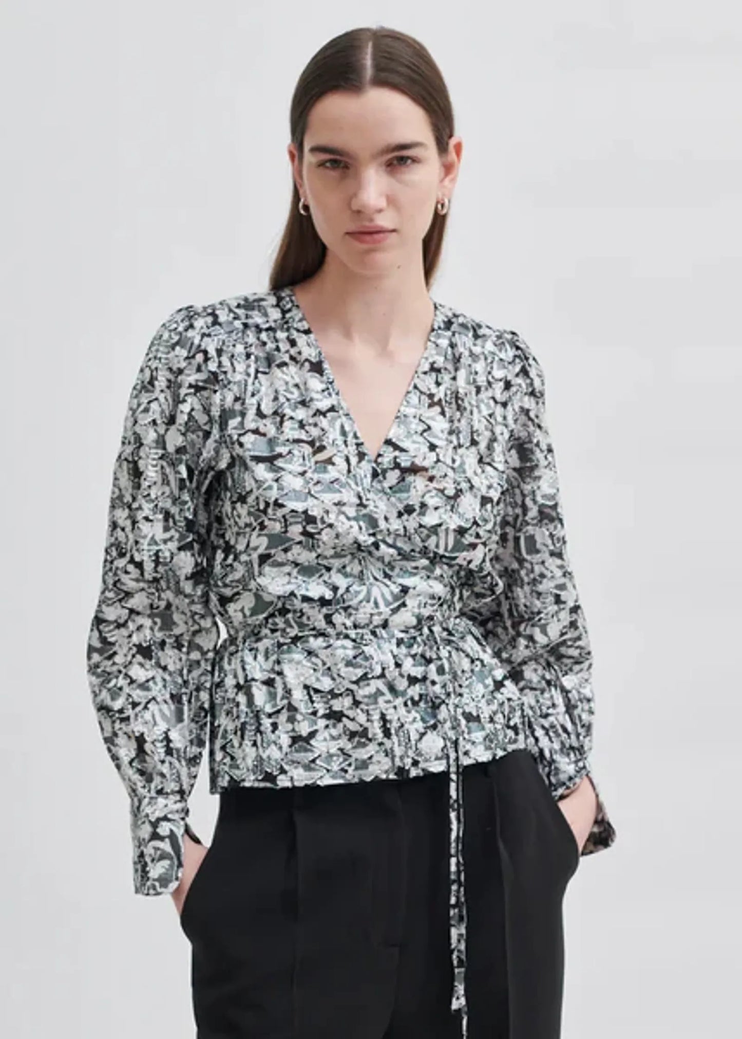 Second Female Doodle Wrap-blus NWT