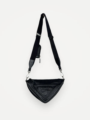 Prada-skinnaxelremsväska