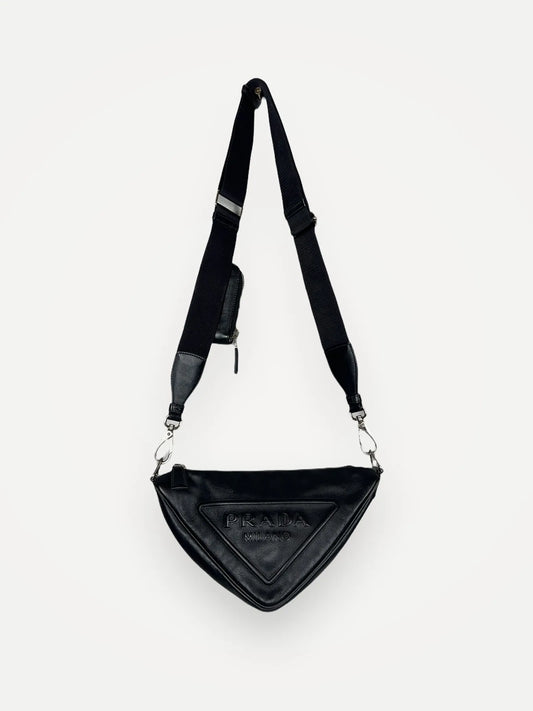 Prada-skinnaxelremsväska