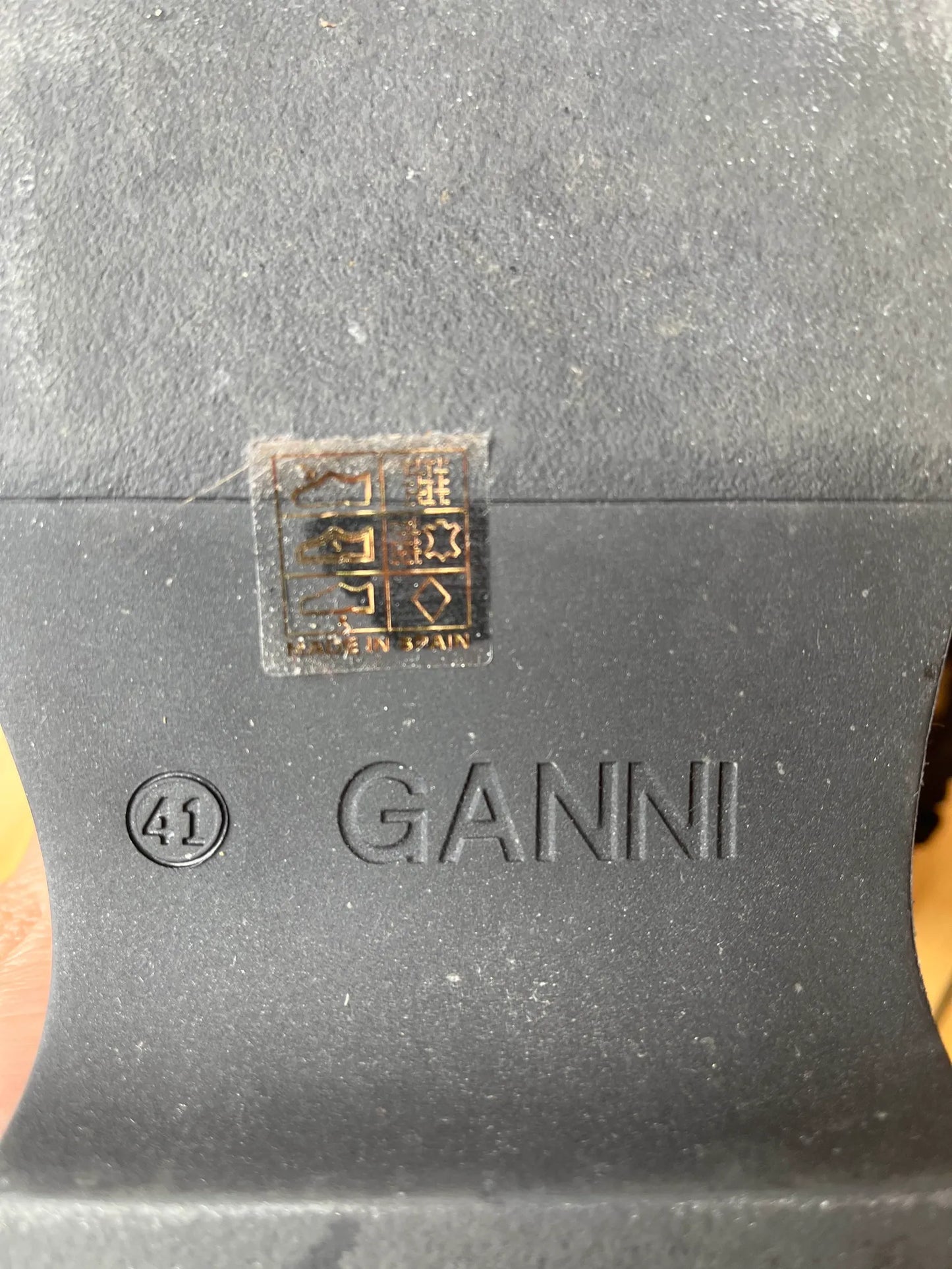 Ganni-skinnsandaler