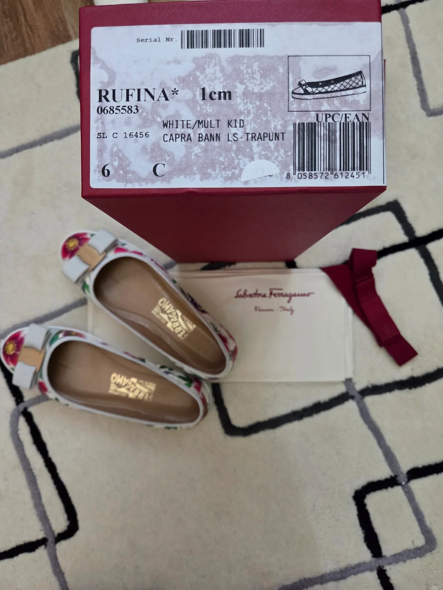 Salvatore Ferragamo Capra Bann Ballet flats