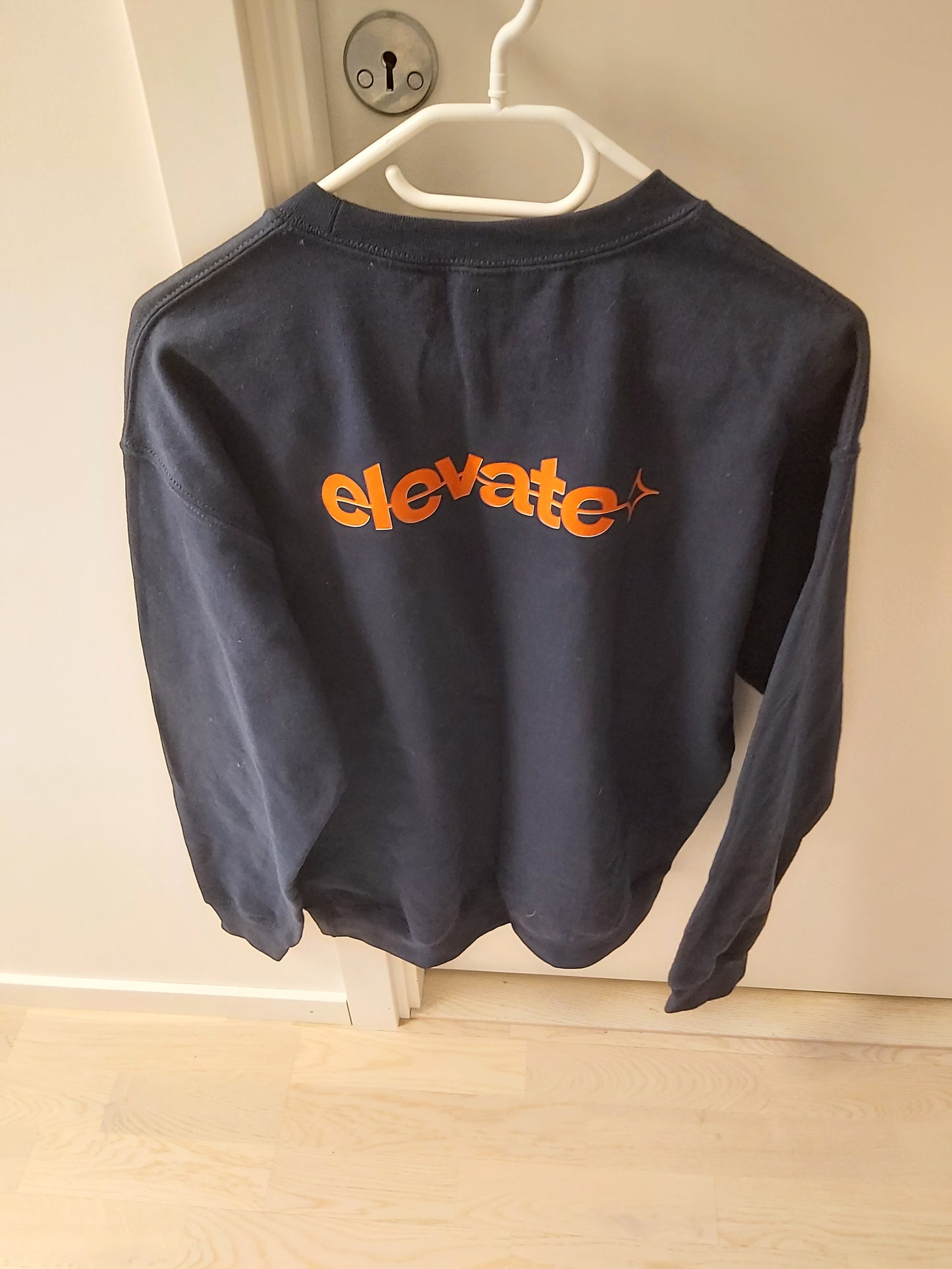 Elevate-tröja