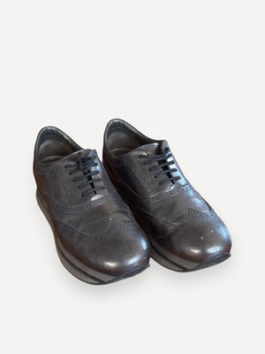Hogan-skinnsneakers