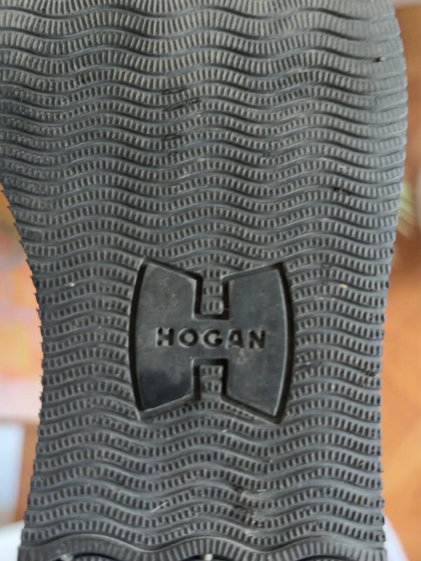 Hogan-skinnsneakers