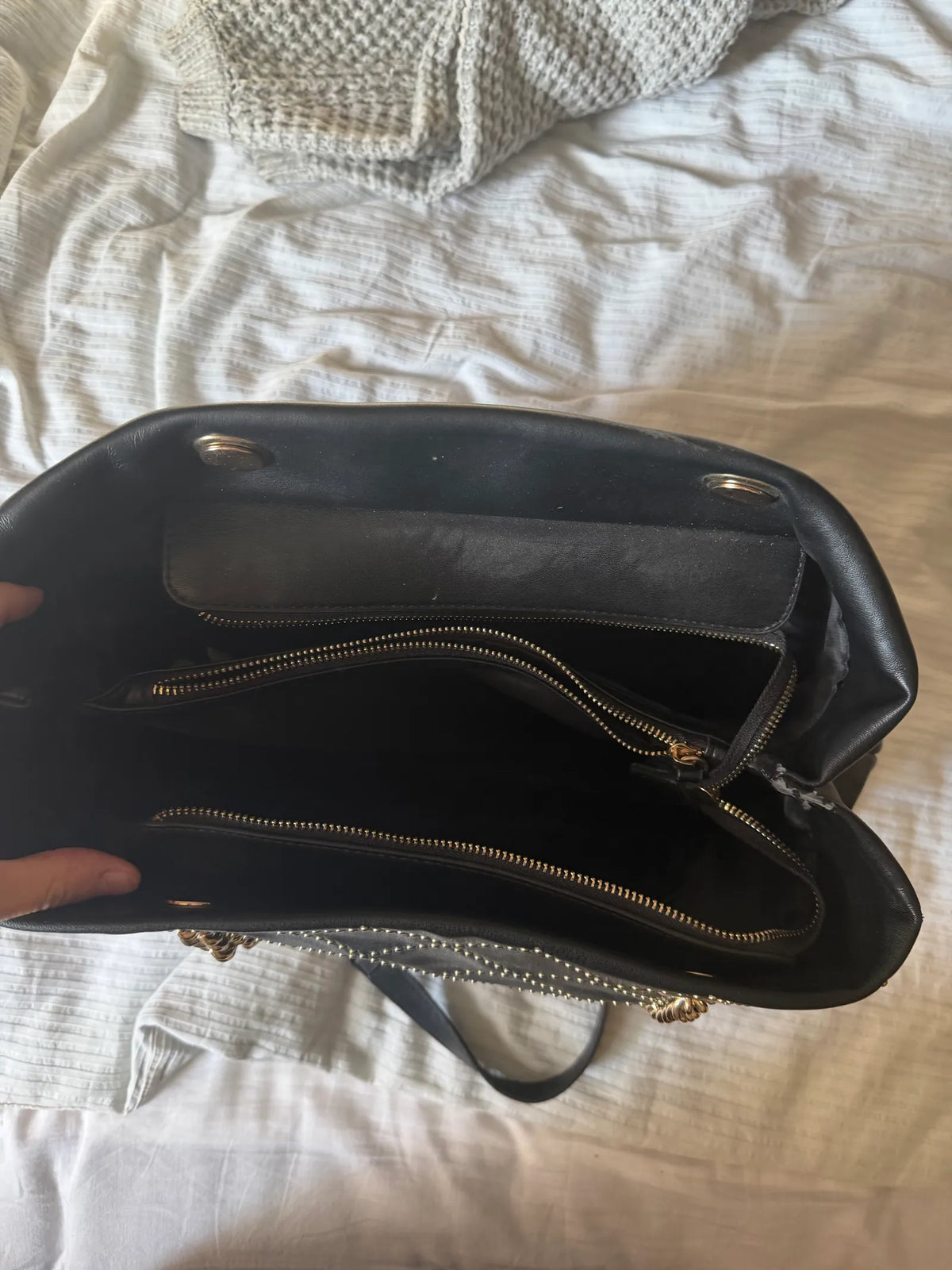 Valentino-skinnhandväska
