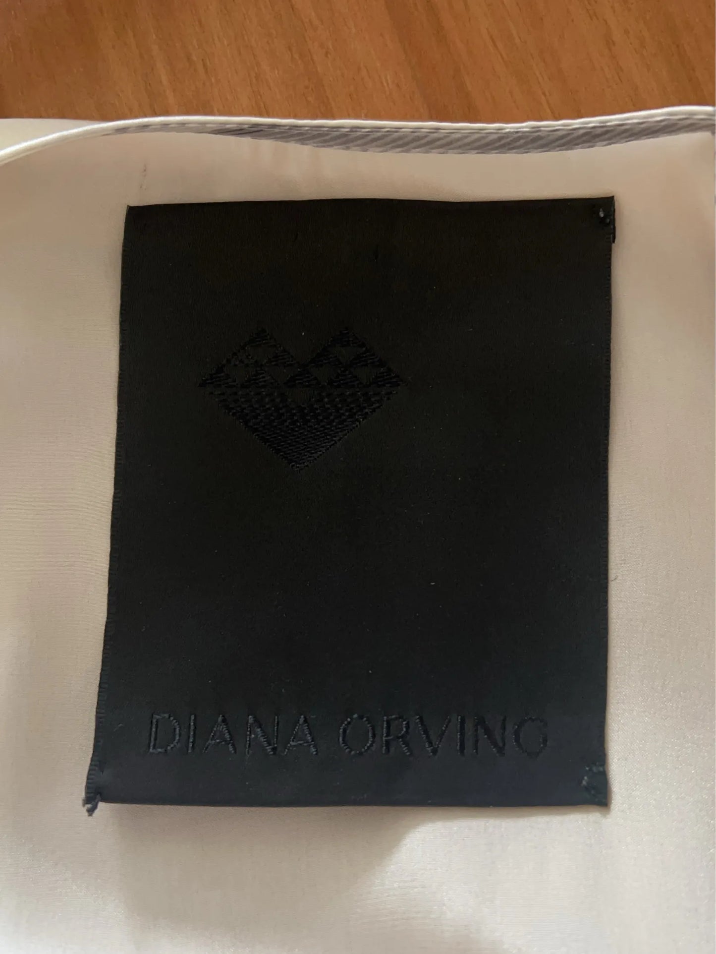 Diana Orving-sidenklänning