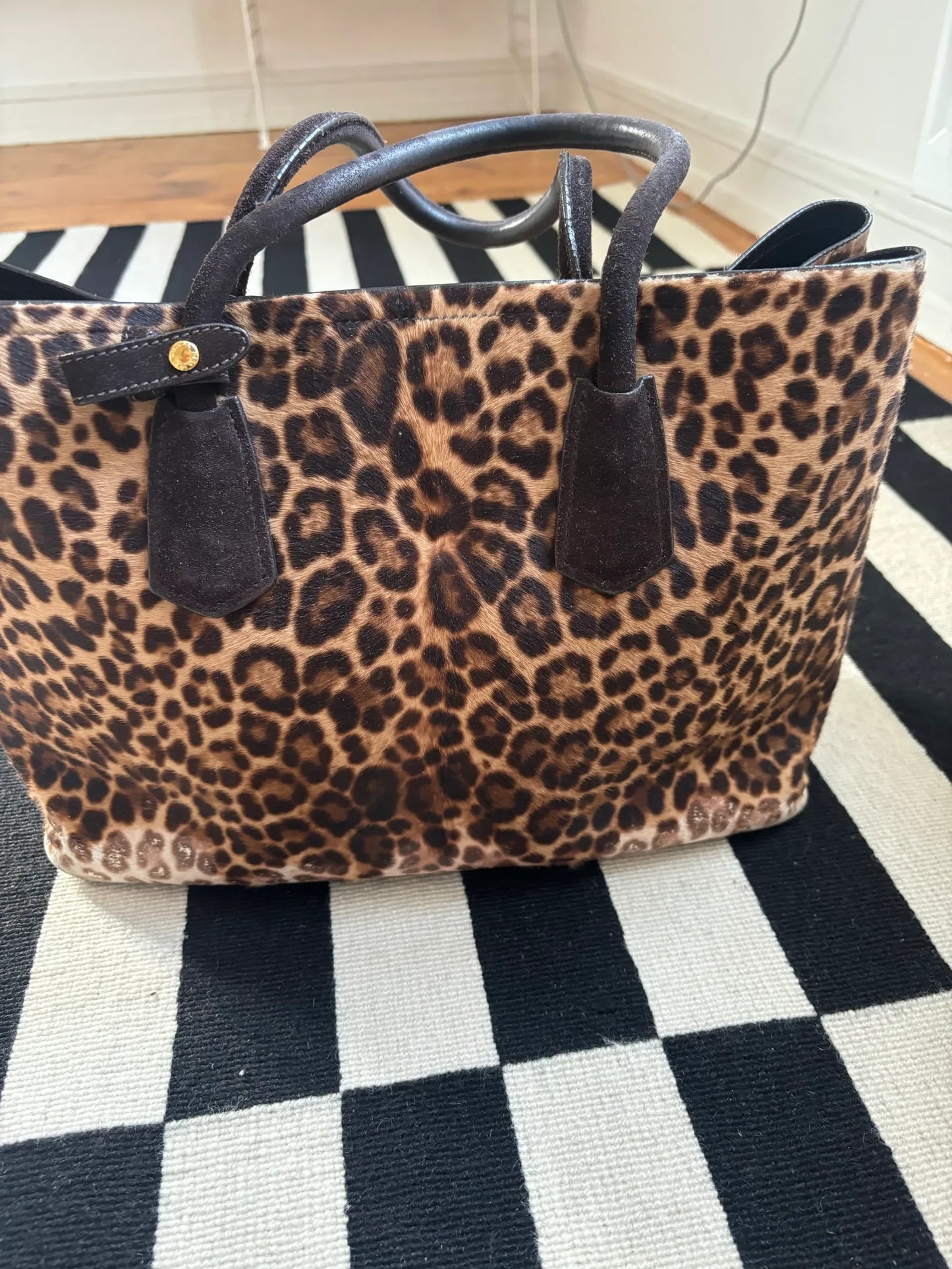 Prada Large Double Fur Leopard Tote-axelremsväska